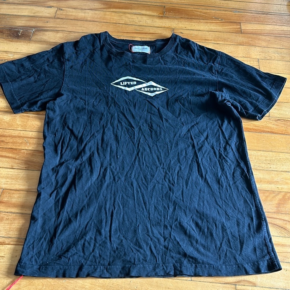 Lifted anchors tshirt with distressed collar